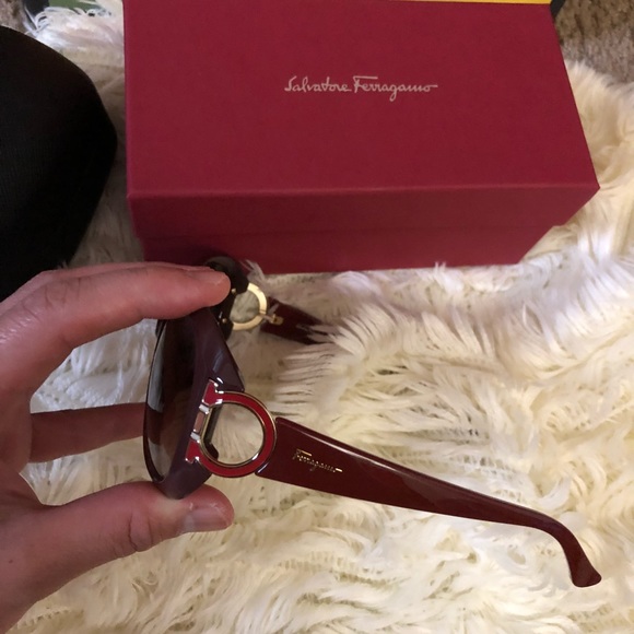 NWT Salvatore Ferragamo Shades๐๐๐๐๐ - Picture 5 of 7